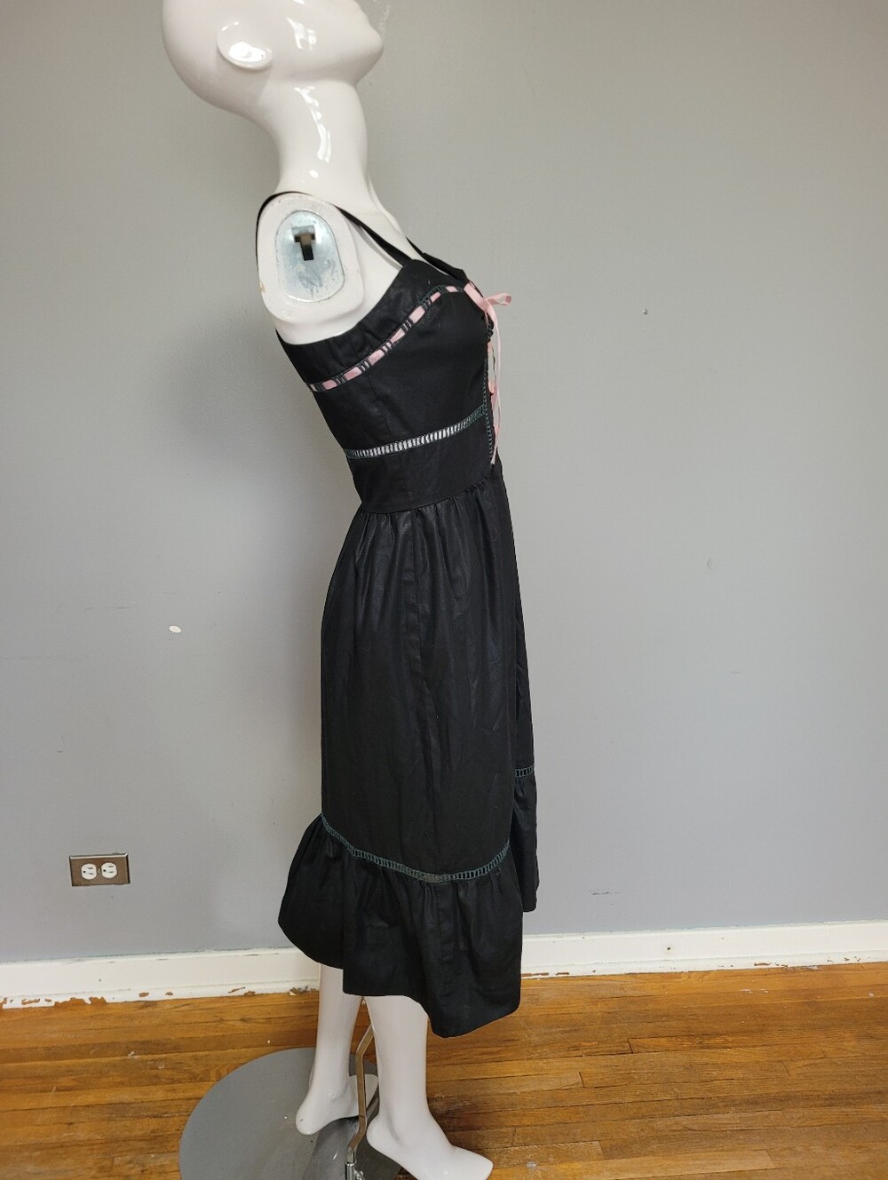 Vintage Black & Pink Trim Midi Ruffle Dress, VGUC, Approximate Size 2 - Picture 4 of 7